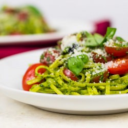 Kale Pesto and Tomato Linguine