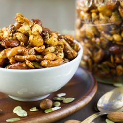 Sweet & Spicy Nut Mix
