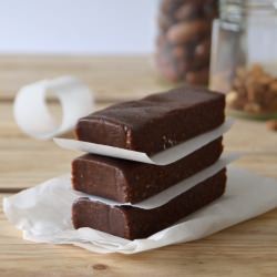Energy Bars with Almonds, Chocolate