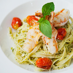 Garlic Shrimp Pesto Pasta