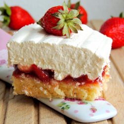 Creamy Strawberry Pie