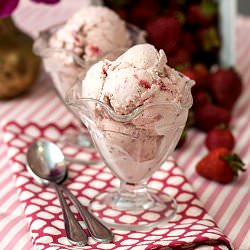 Fresh Strawberry Ice Cream