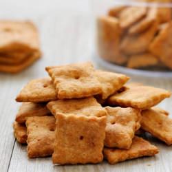 Spicy Cheese Crackers