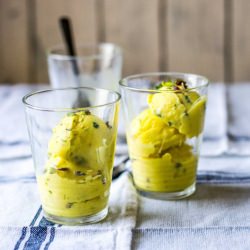 Mango & Pistachio Frozen Yogurt