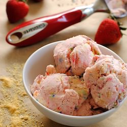 Strawberry Pop-Tart Ice Cream