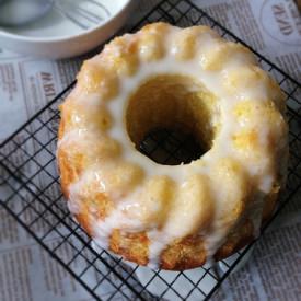 Lemon Pound Cake With Lemon Glaze