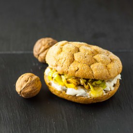 Sandwich with Onion, Gorgonzola