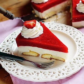 Cheesecake with Strawberry Mousse