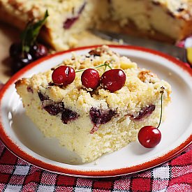 Vanilla Cake with Cherries
