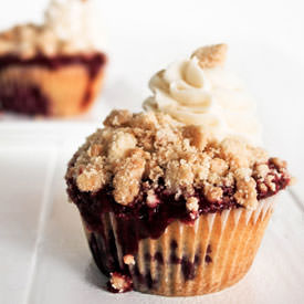 Blackberry Cobbler Cupcakes