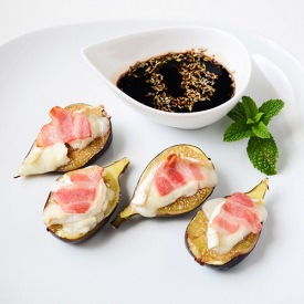 Figs with Goat Cheese & Bacon