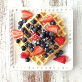 Skinny Lemon Berry Waffles
