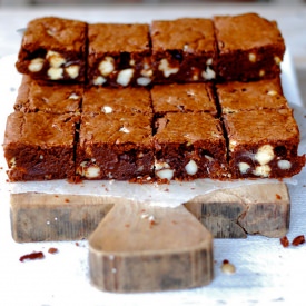 Brownies with Macadamia Nuts