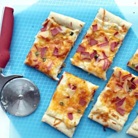 Cheesy Mashed Potato Pizza