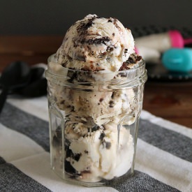 Oreo Cheesecake Ice Cream