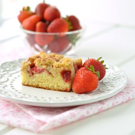 Strawberry Rhubarb Crumb Cake