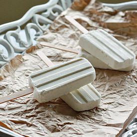 Skinny Vanilla Bean Cheesecake Pops