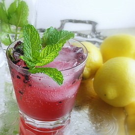Sparkling Berry Mint Lemonade