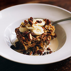 Baked Oats with Chai and Fruits