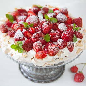 Pavlova with Strawberries