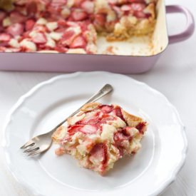 Easy Peasy Strawberry Cake