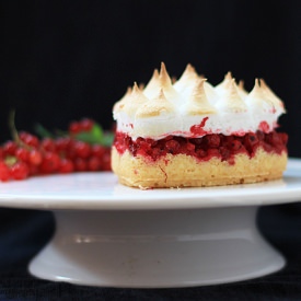 Currant and Baiser Cake
