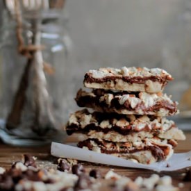 Chocolate Peanut Butter Pretzel Bar