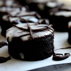 Peppermint Mocha Brownie Bites