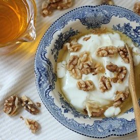 Yogurt, Toasted Walnuts & Honey