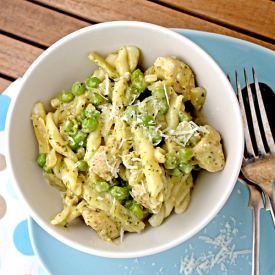 Chicken, Pea & Pesto Pasta