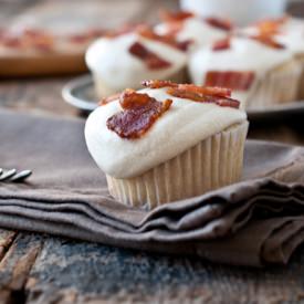 Maple Bacon Doughnut Muffins