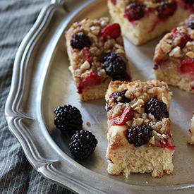 Crunchy Cinnamon-Berry Coffeecake
