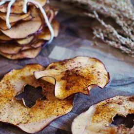 Turmeric Apple Chips