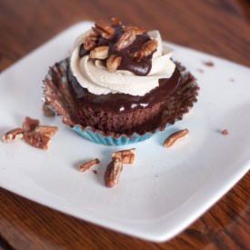 Chocolate Turtle Cupcakes