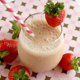 Strawberry Smoothie with “Raw Fit”