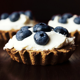 Blueberry Crisp Cupcakes