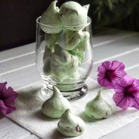 Pepermint Bark Meringue Cookies