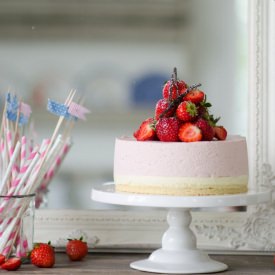 Strawberry Mousse Cake