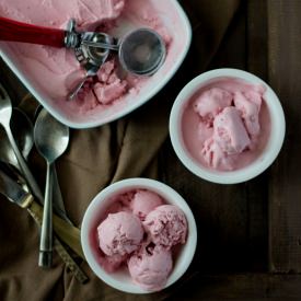 Roasted Strawberries Ice Cream