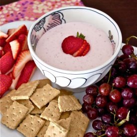 Strawberry Greek Yo Cheesecake Dip