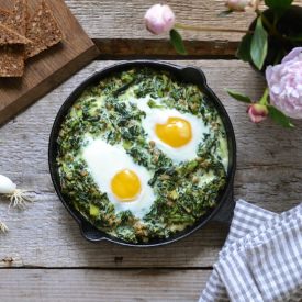 Creamy Spinach with Eggs