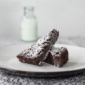 5 Minute Microwave Fudge Brownie