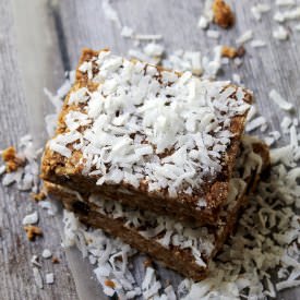 Biscoff Coconut Oat Bars