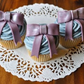Bow Cupcakes