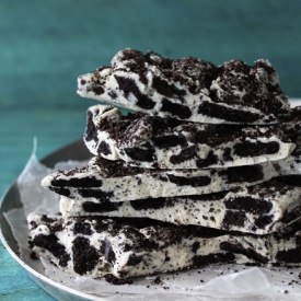 Cookies and Cream Oreo Bark