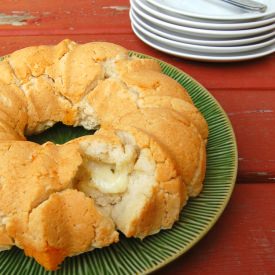 Cheesy Beer Monkey Bread