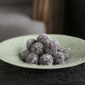 Raw, Vegan Protein Balls