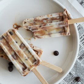 Peanut Butter Swirl Frozen Yogurt