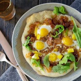 Bacon & Egg Pizza