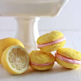 Strawberry Lemonade Sandwich Cookie